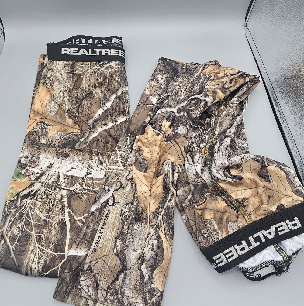 Realtree Baselayer Pants Camo Leaf Winter Hunter Gear Kids Sz 8‎ / M Lot Of 2